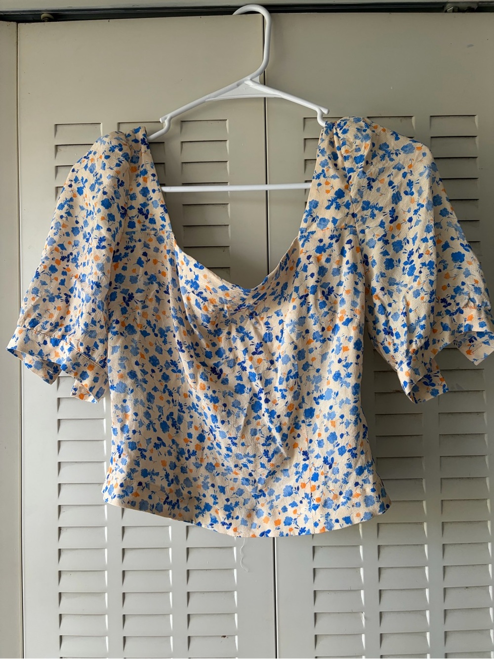 Floral Puff-Sleeve Square Neck Top in Cream and Blue -